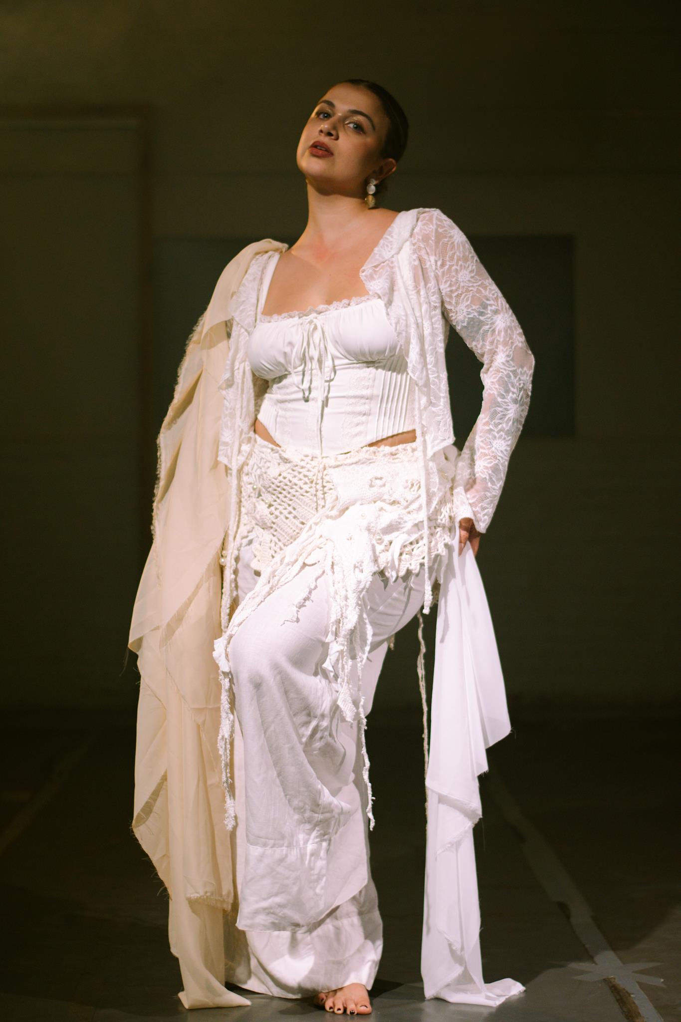 Cali (Luiza Meneghetti)