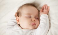 Como Vestir o Bebê para Dormir