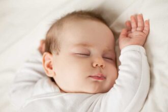 Como Vestir o Bebê para Dormir