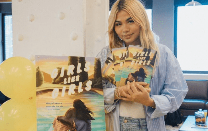 Hayley Kiyoko encanta fãs na Bienal do Livro de São Paulo com seu livro LGBTQIA+ (Foto: Reprodução)