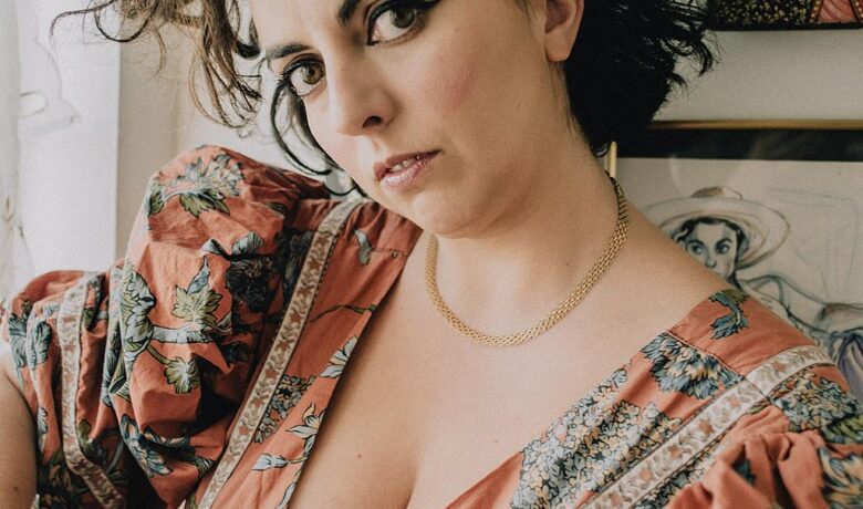 Effie Spence (Yury Sharlou)