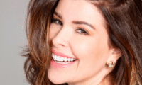 Nádia Figueiredo (Versatile)