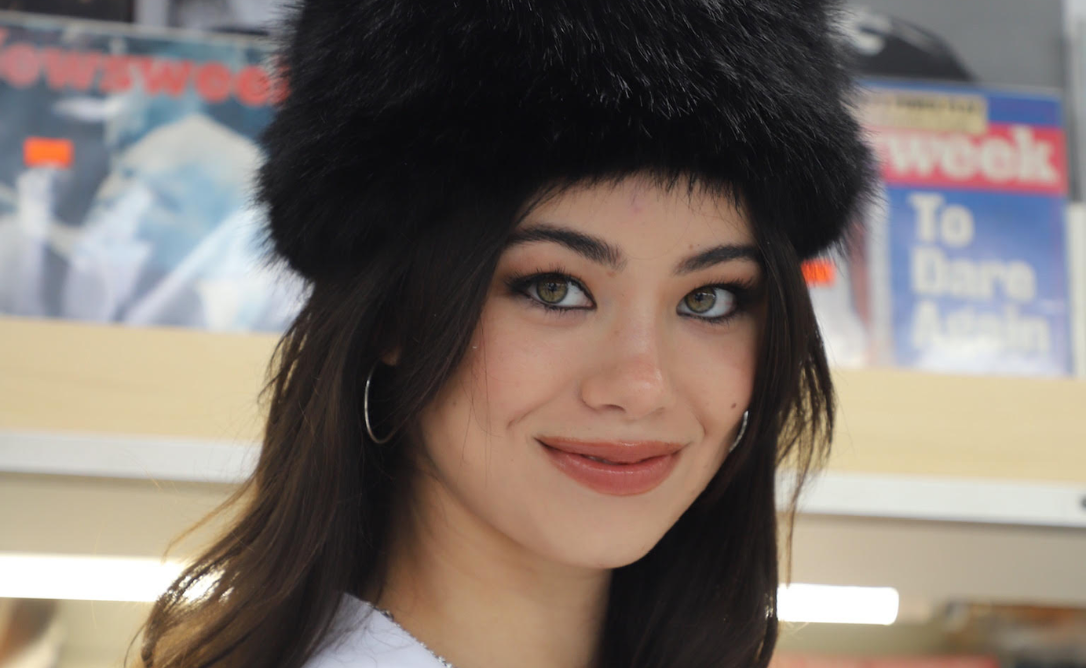 Isabelle Hahn (Lauren Davidi)